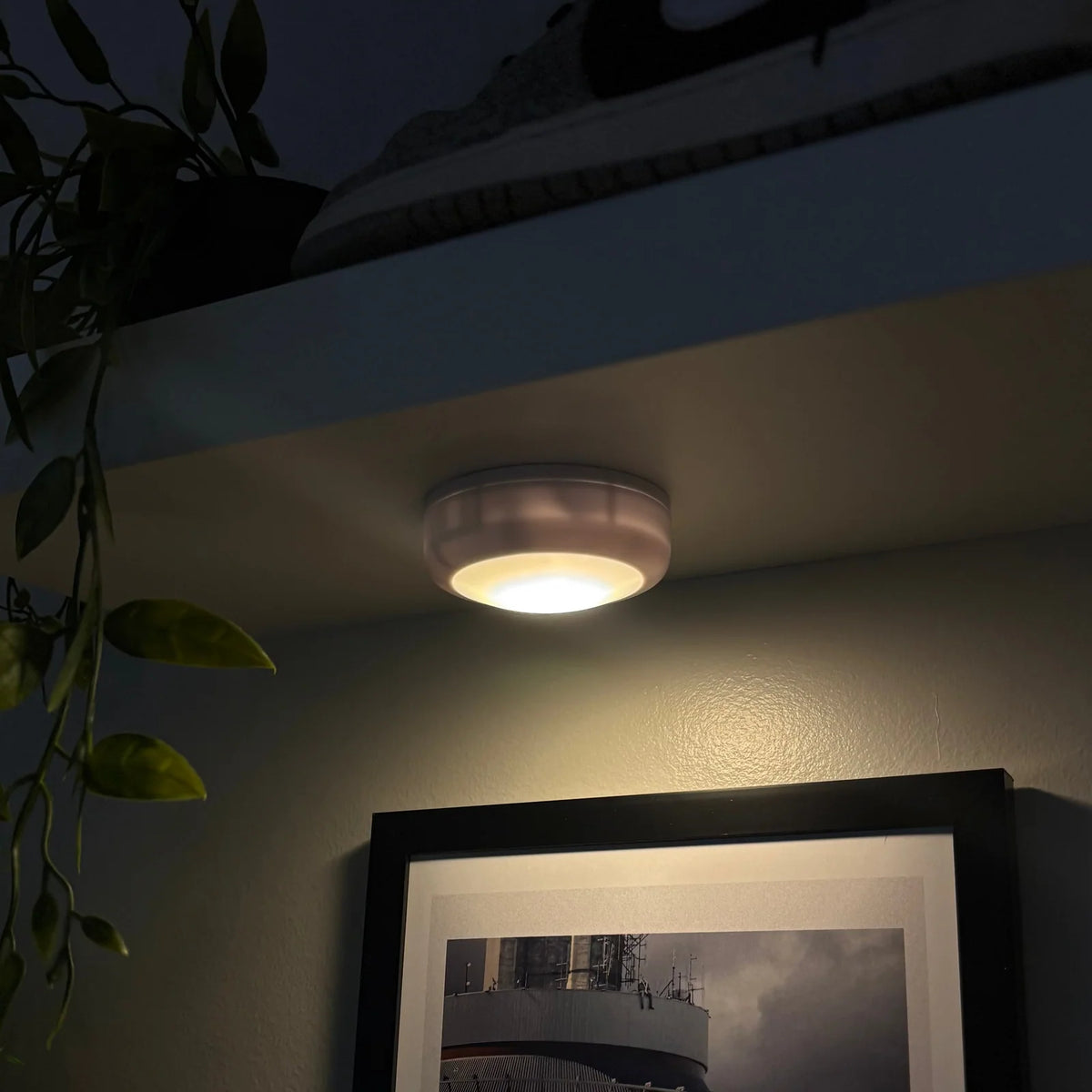 Wireless LED Puck Lights